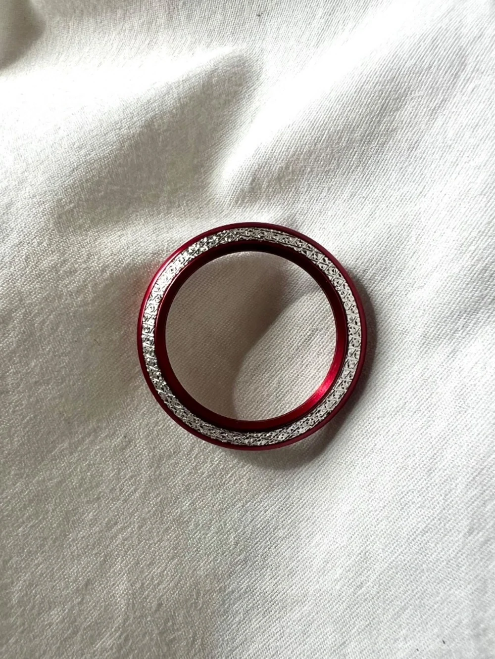 Vintage Gucci 11/12.2 Watch Diamond-Cut Red Bezel + 2 Bonus Bezels